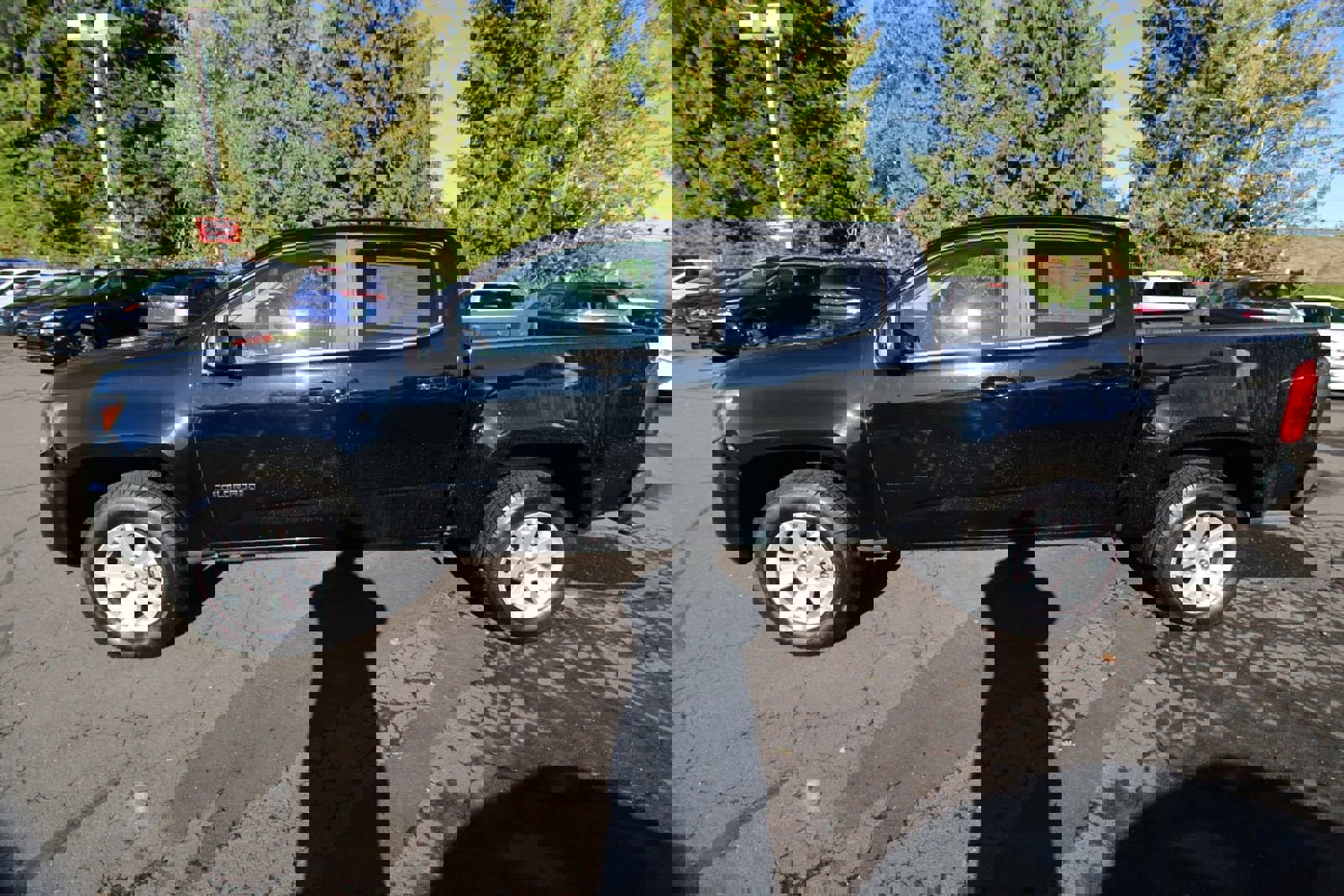 Used 2017 Chevrolet Colorado LT w/ LT Convenience Package RWD image 3