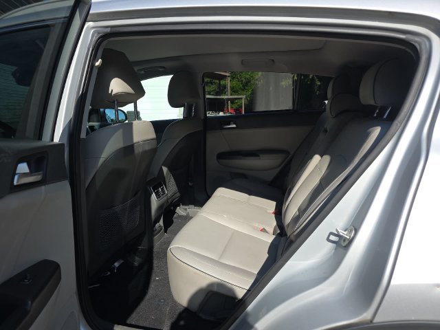 Used 2017 Kia Sportage EX w/ EX Premium Package FWD image 12