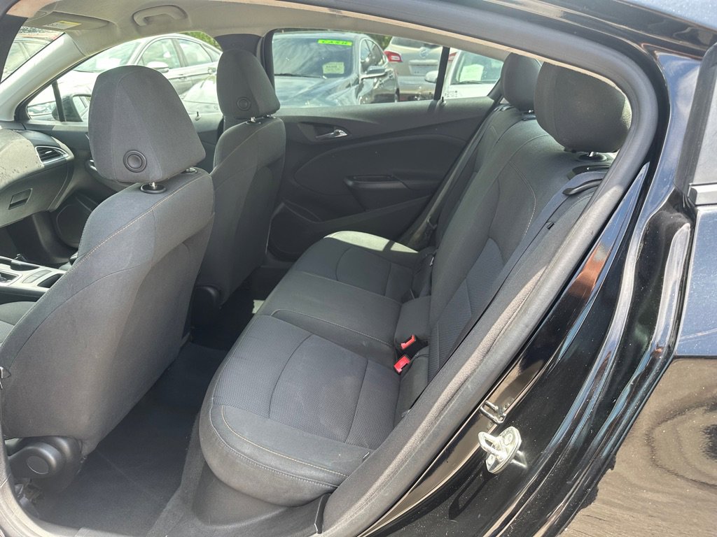 Used 2018 Chevrolet Cruze LS FWD image 15