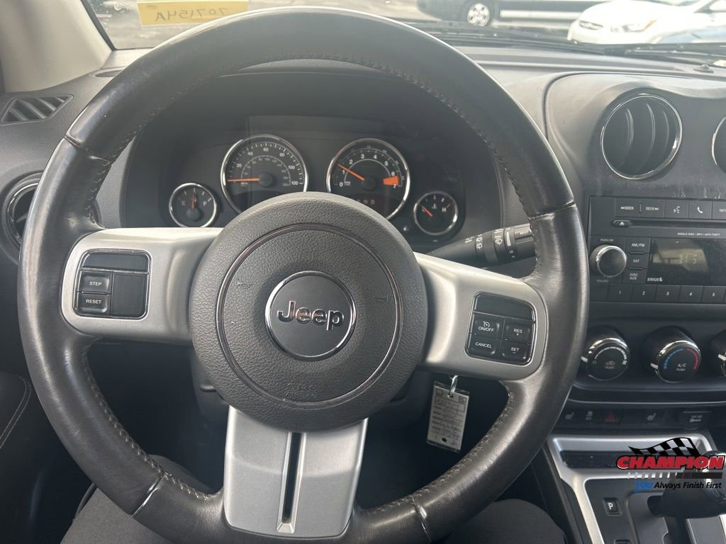 Used 2017 Jeep Compass Latitude image 17