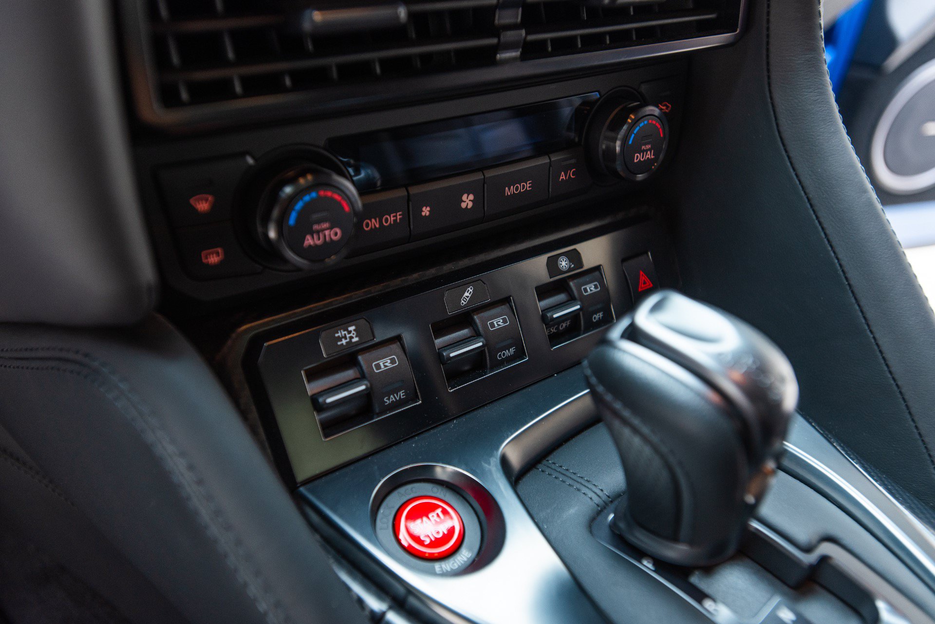 Used 2021 Nissan GT-R Premium AWD/4WD image 39