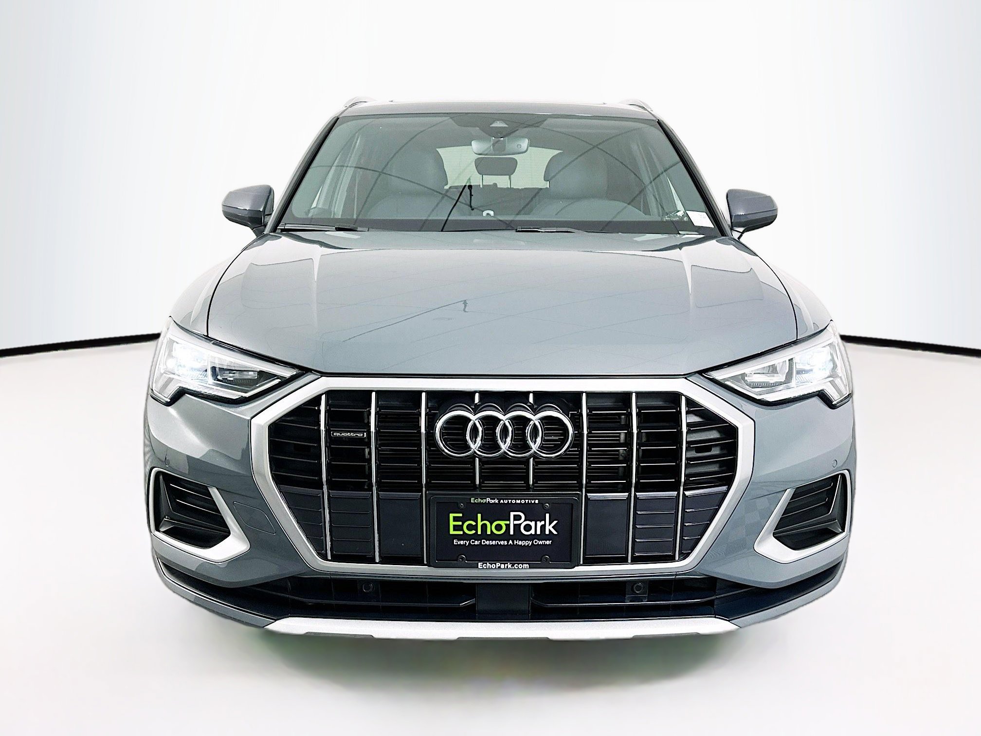 Used 2023 Audi Q3 2.0T Premium w/ Convenience Package image 2