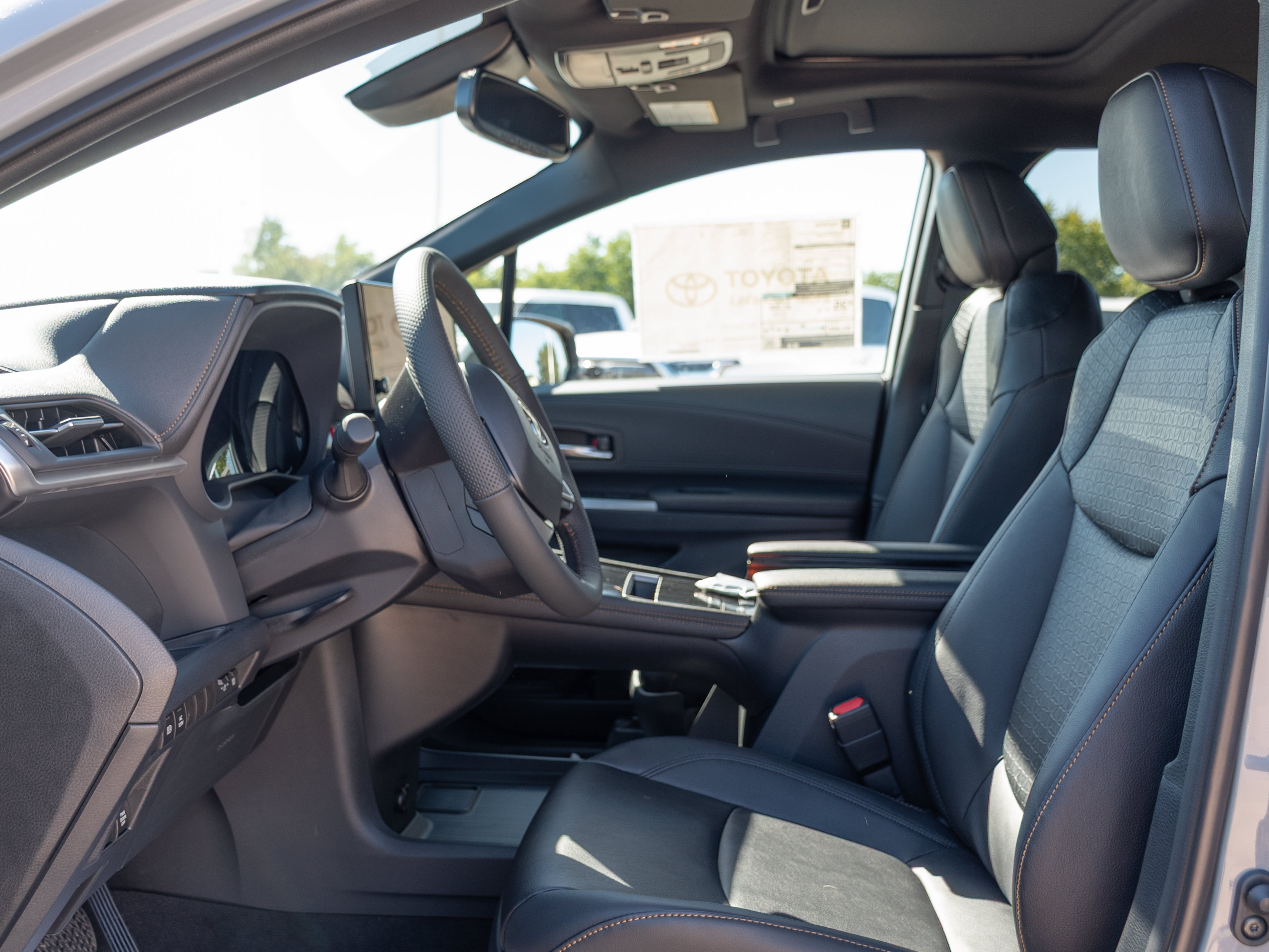 New 2026 Toyota Sienna XLE Woodland Edition AWD/4WD image 7