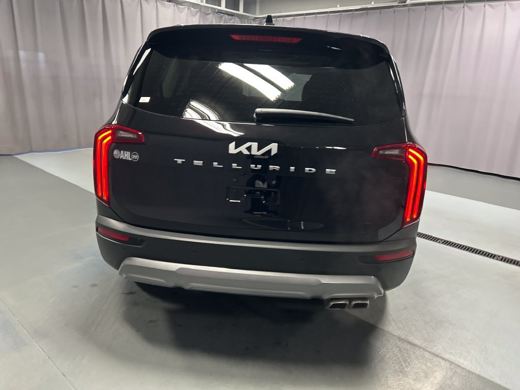 Used 2022 Kia Telluride EX w/ EX Premium Package FWD image 6