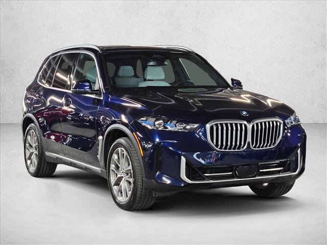 Certified 2024 BMW X5 sDrive40i w/ Premium Package RWD image 3