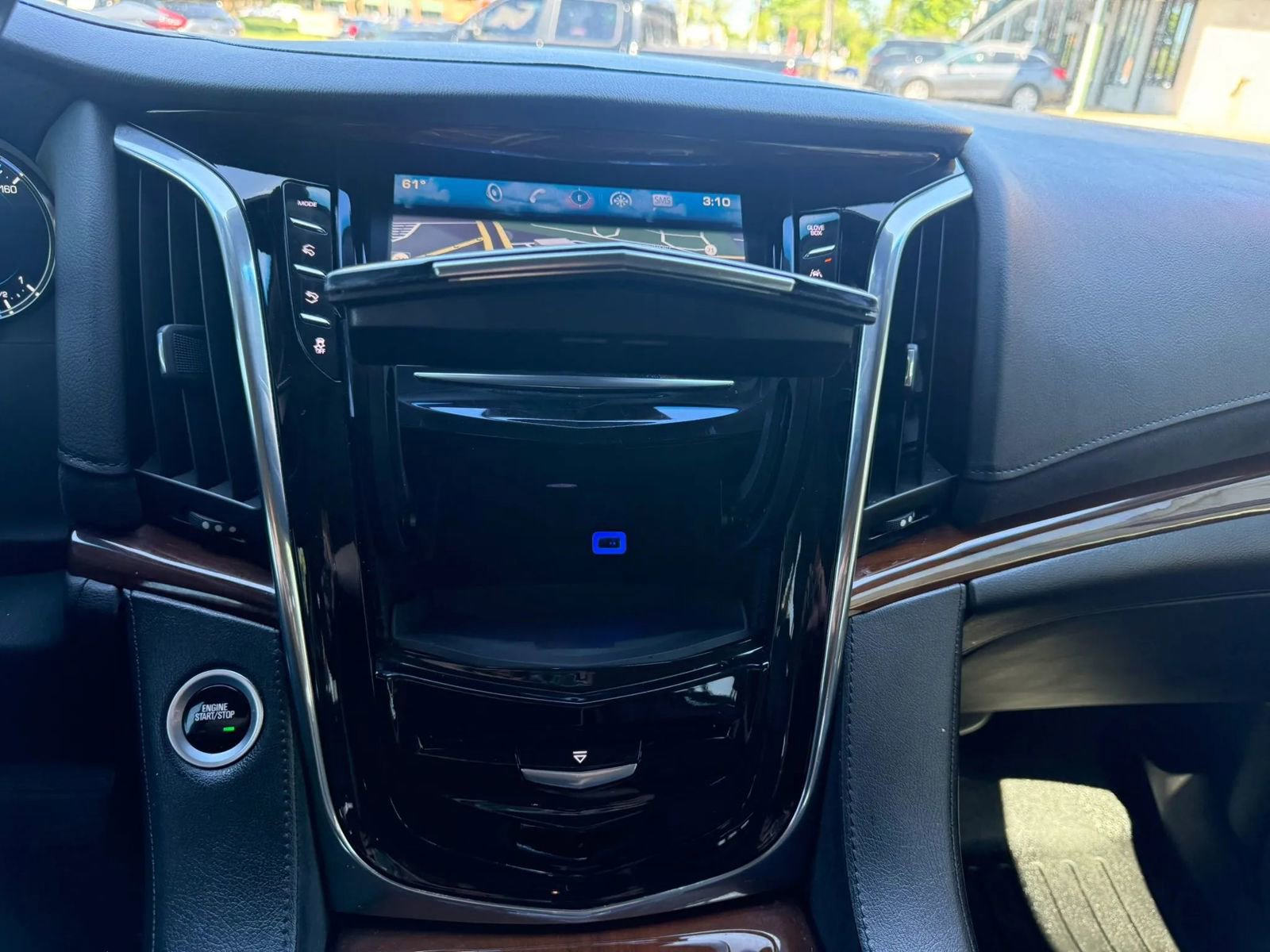 Used 2018 Cadillac Escalade Luxury AWD/4WD image 27
