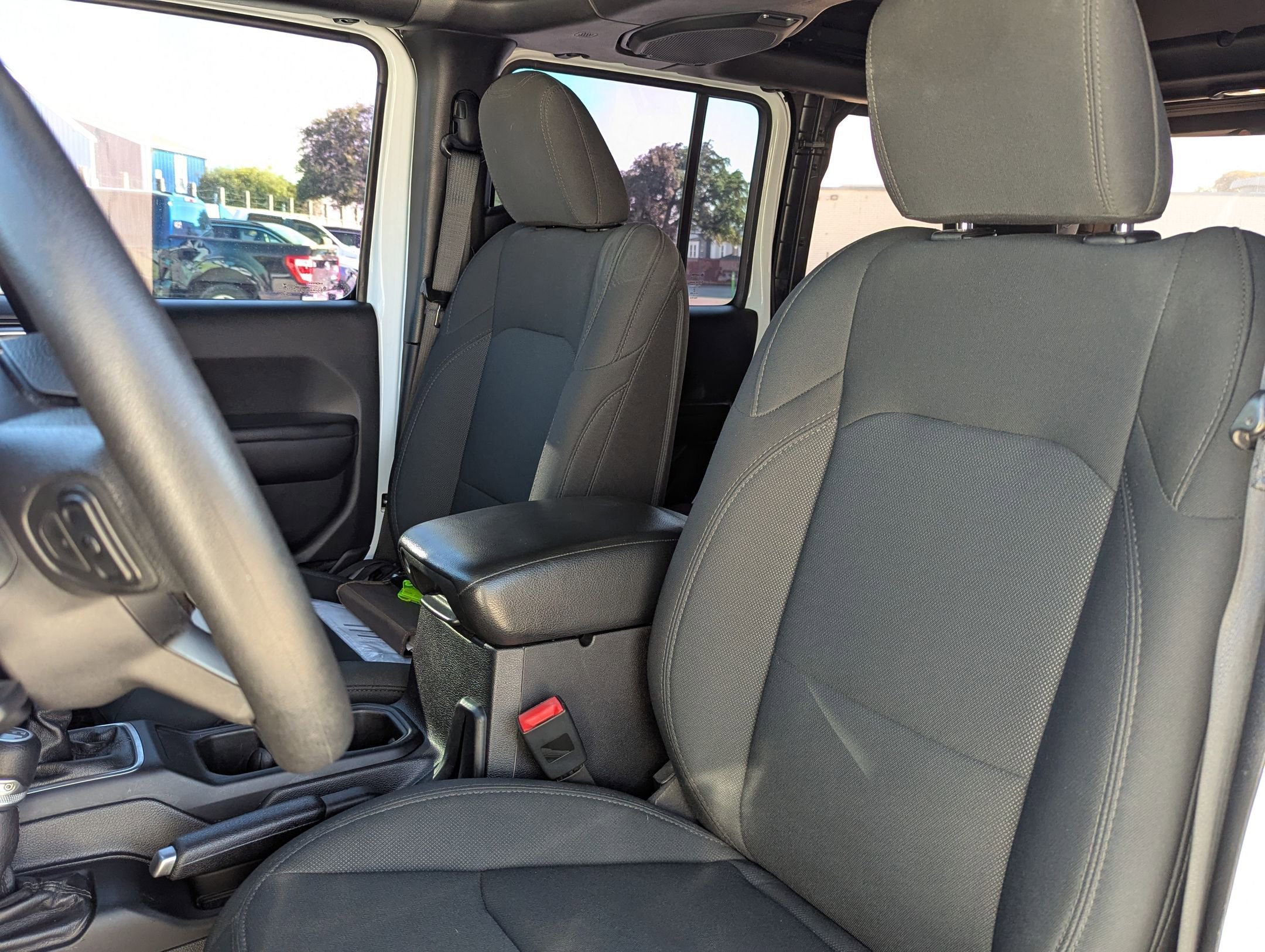 Used 2018 Jeep Wrangler Unlimited Sport image 12