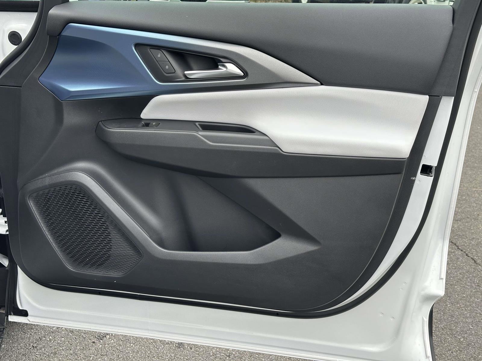 New 2026 Chevrolet Equinox EV LT image 26