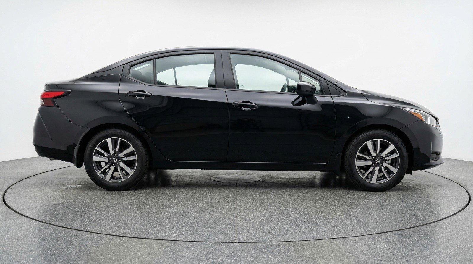 Used 2025 Nissan Versa SV FWD image 11
