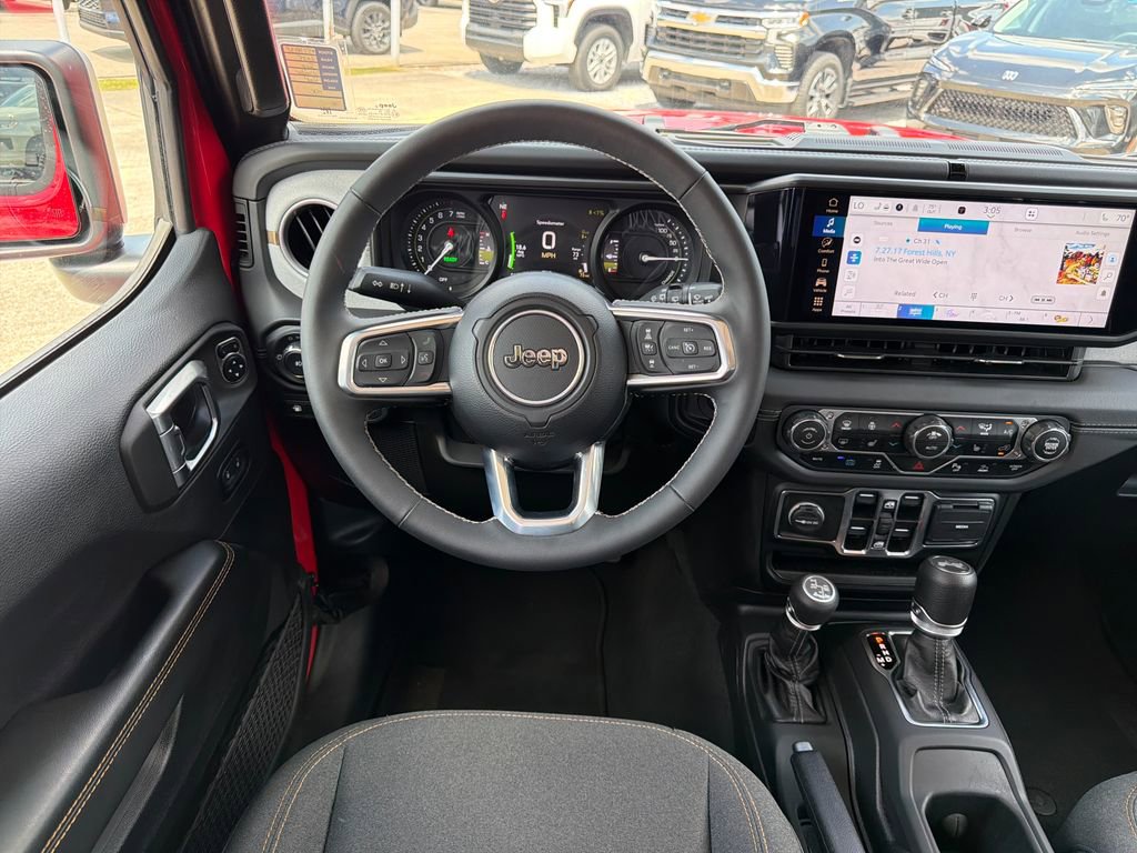 Used 2025 Jeep Wrangler Unlimited Sahara w/ Safety Group AWD/4WD image 16