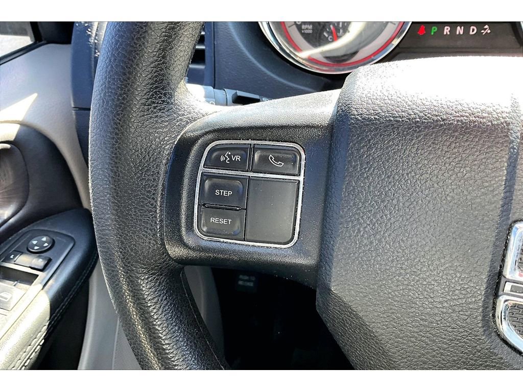 Used 2018 Dodge Grand Caravan w/ UConnect Hands-Free Group image 23