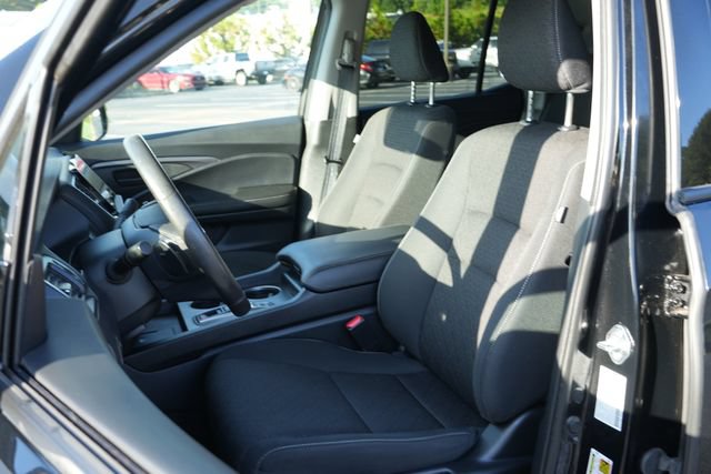 Used 2025 Honda Ridgeline Sport image 21