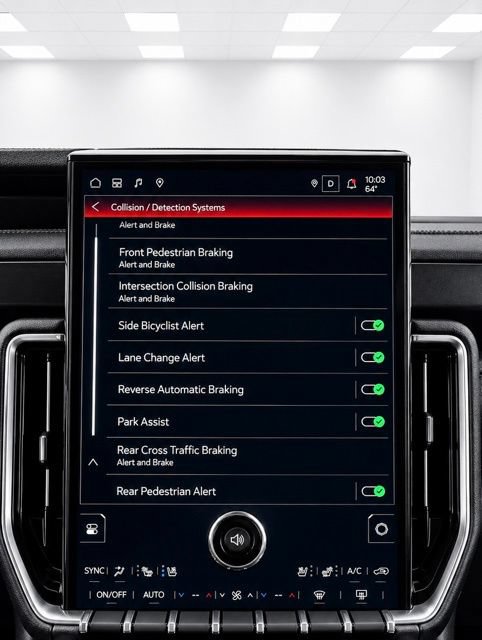 Used 2026 GMC Yukon Denali w/ Sun & Power Step Package AWD/4WD image 33