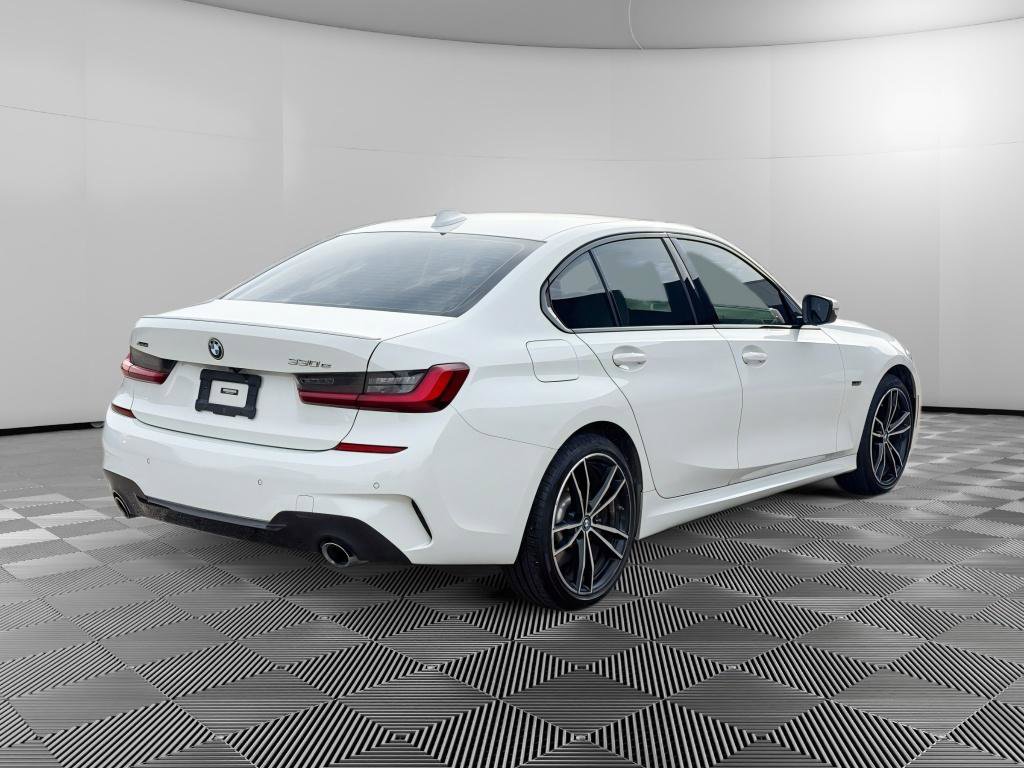 Used 2022 BMW 330e xDrive w/ M Sport Package image 6