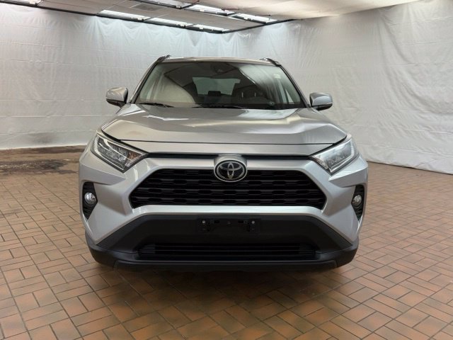 Used 2019 Toyota RAV4 XLE FWD image 2