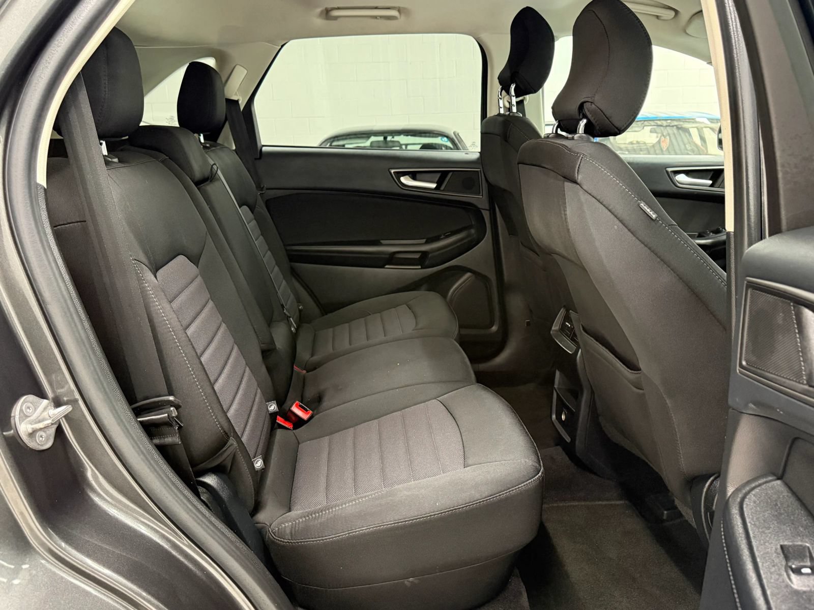 Used 2016 Ford Edge SE FWD image 21