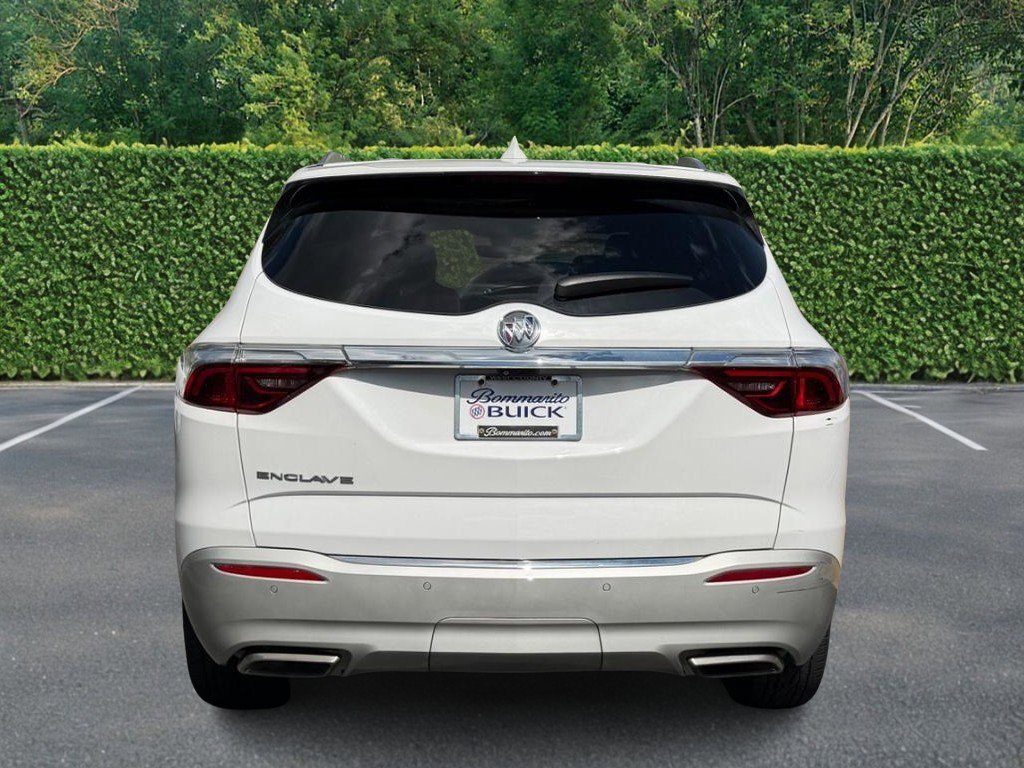 Used 2022 Buick Enclave Premium w/ Experience Buick Package FWD image 5