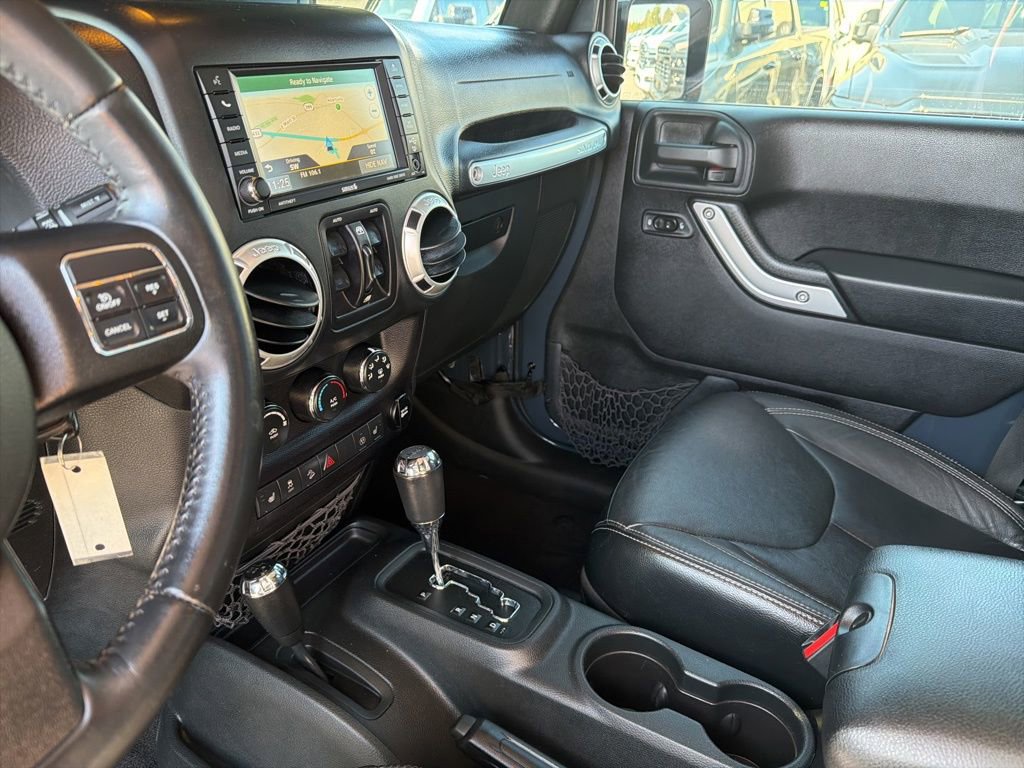 Used 2016 Jeep Wrangler Unlimited Rubicon w/ Connectivity Group image 31