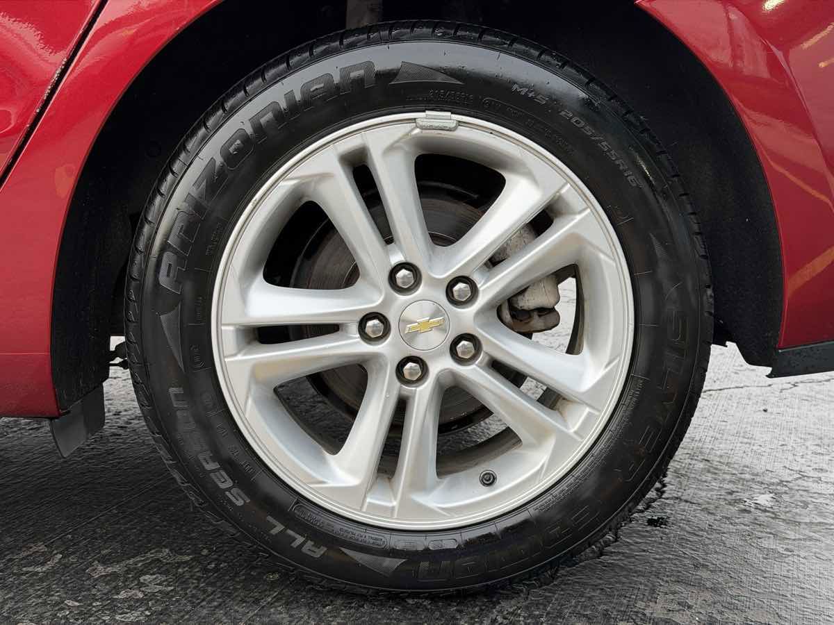 Used 2017 Chevrolet Cruze LT image 13