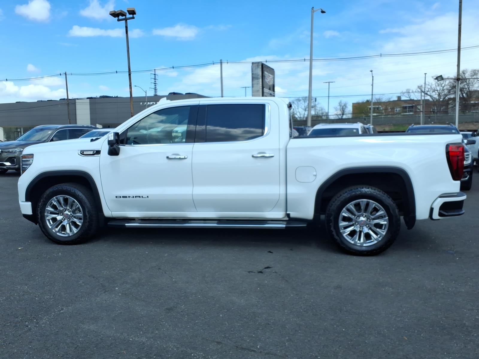 Used 2023 GMC Sierra 1500 Denali AWD/4WD image 9