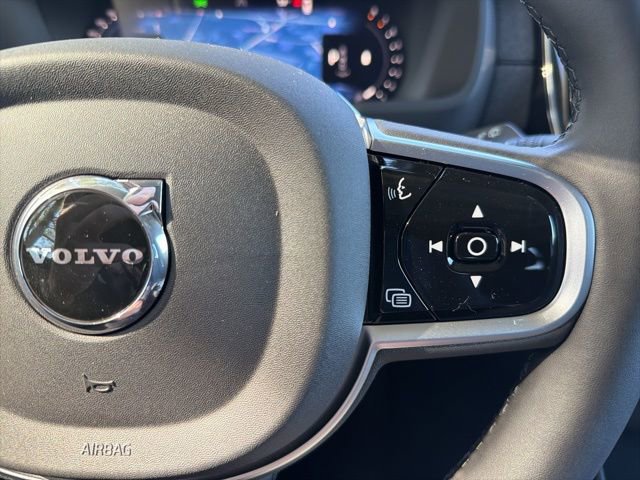 New 2026 Volvo XC90 B6 Plus w/ Protection Package Premier AWD/4WD image 25
