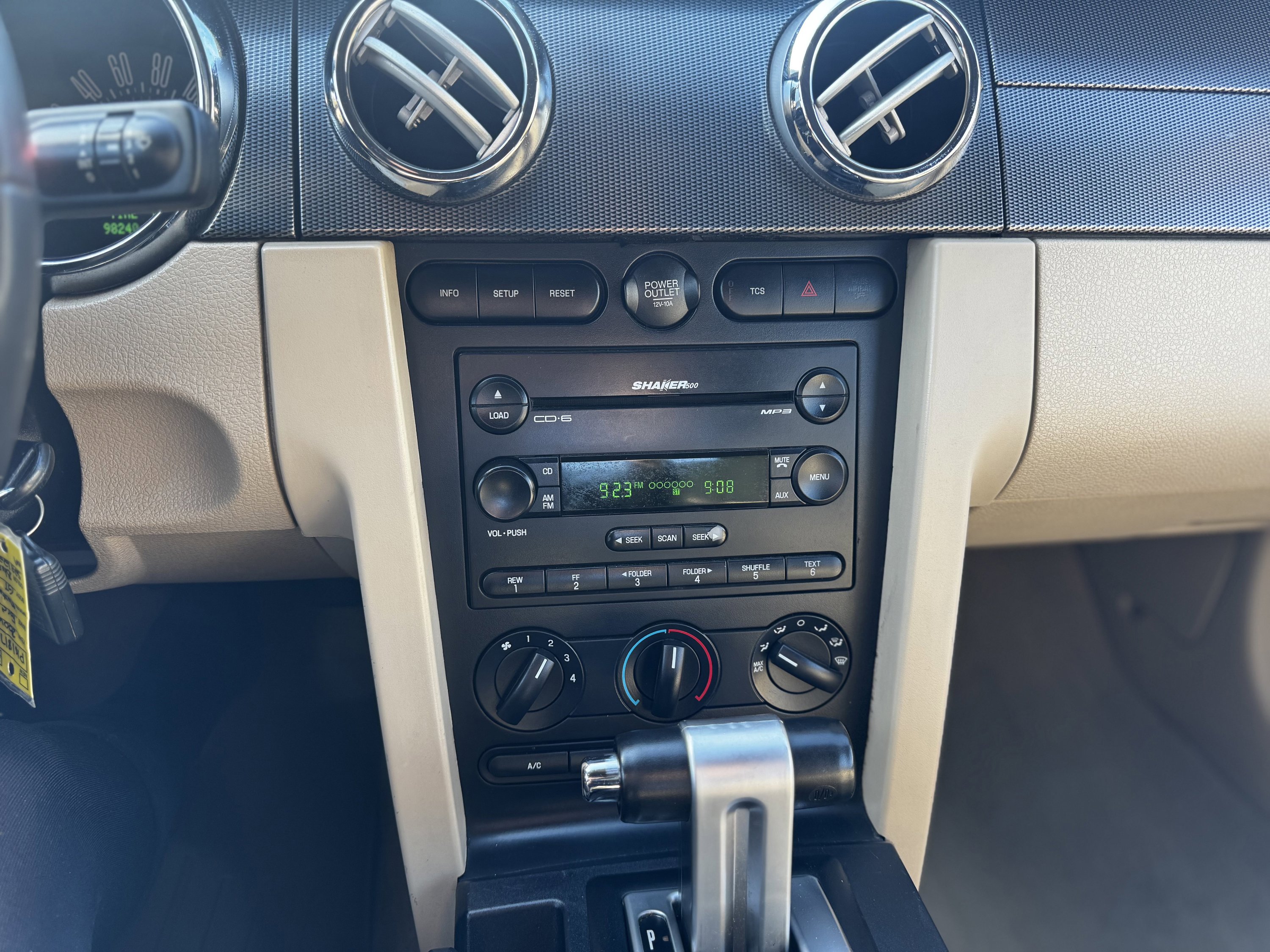 Used 2006 Ford Mustang GT Premium image 8