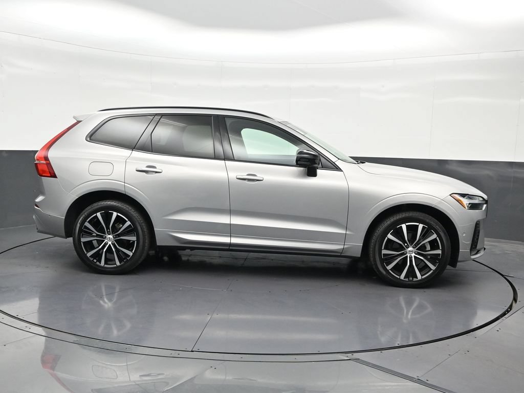Certified 2024 Volvo XC60 B5 Plus AWD/4WD image 7