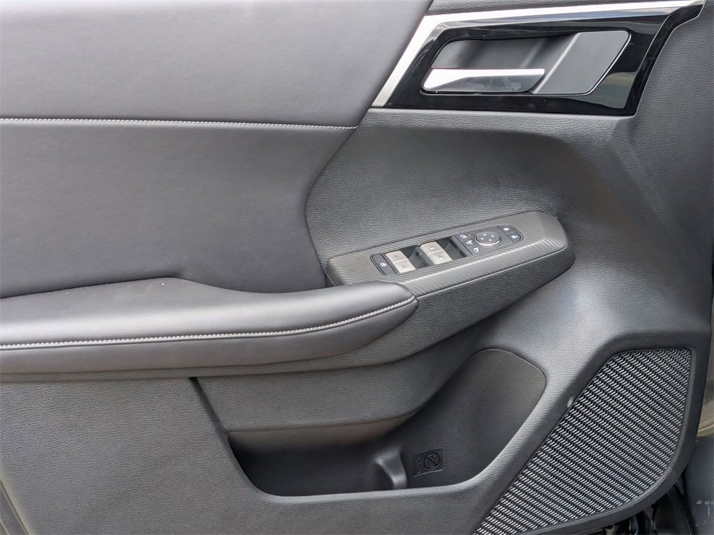 New 2025 Mitsubishi Outlander SE image 15