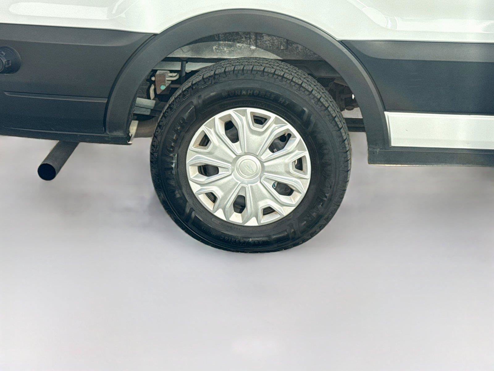 Used 2024 Ford Transit 350 XLT RWD image 33