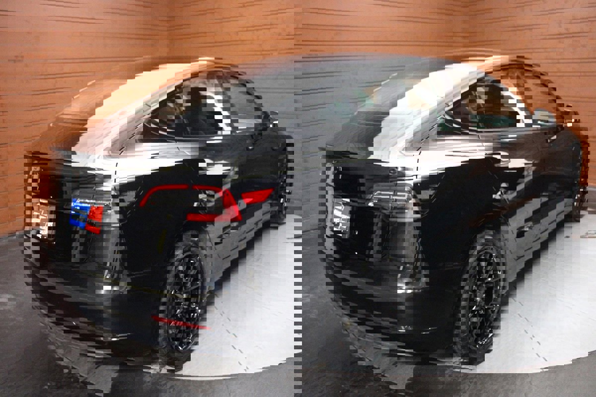 Used 2023 Tesla Model 3 Standard Range image 19