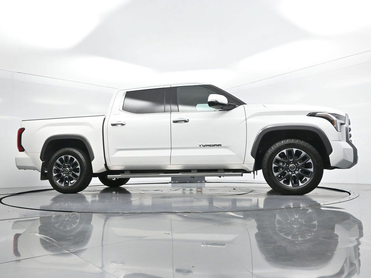 Used 2023 Toyota Tundra Limited AWD/4WD image 46