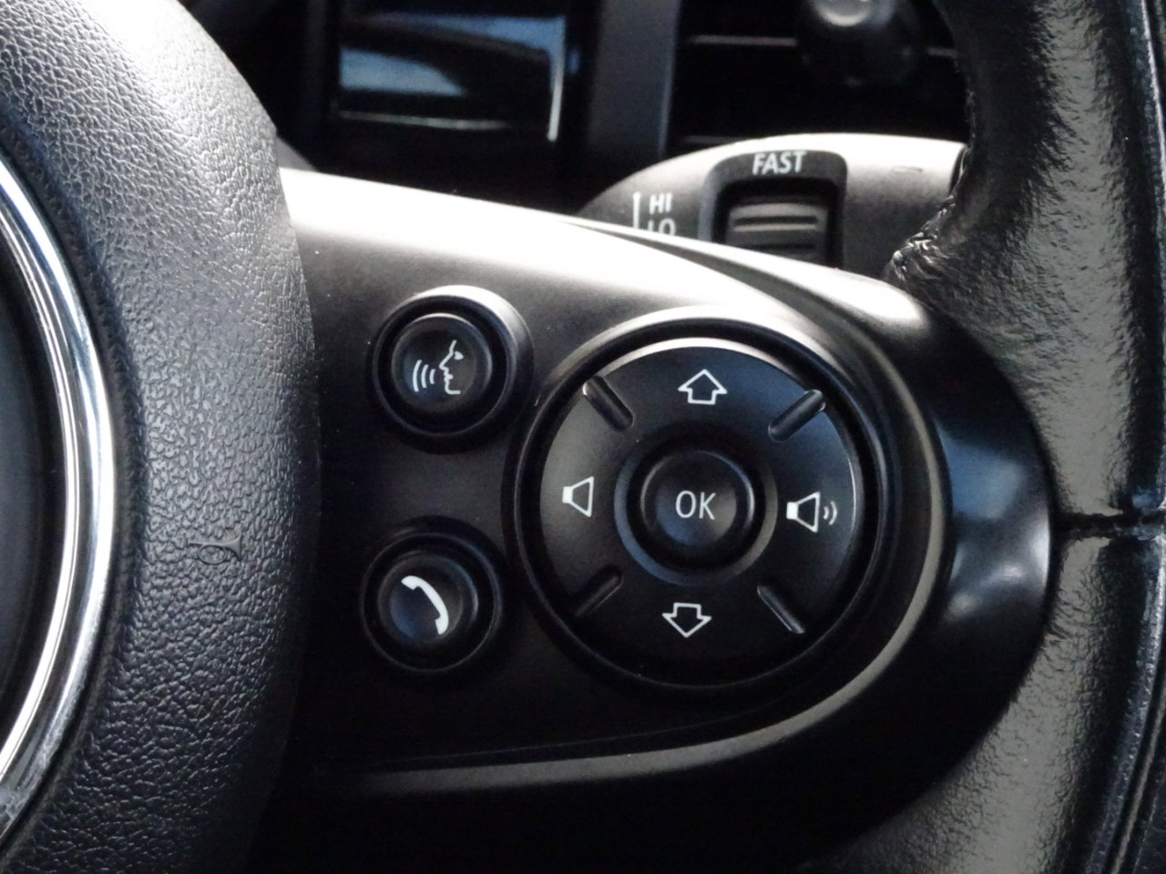 Used 2016 MINI Cooper 4-Door Hardtop image 18