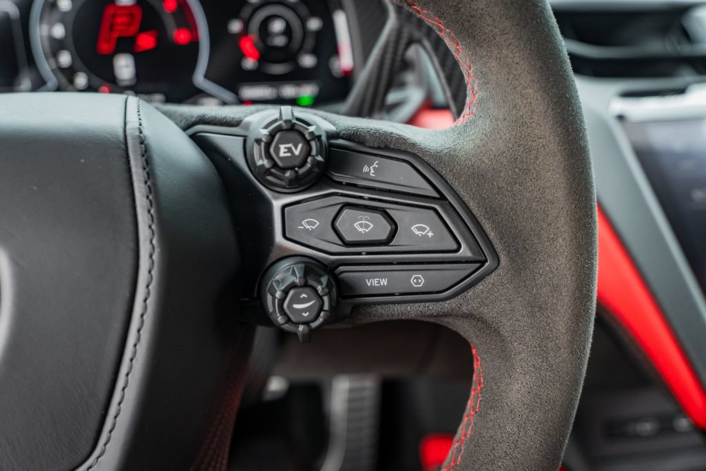 Used 2025 Lamborghini Revuelto AWD/4WD image 25