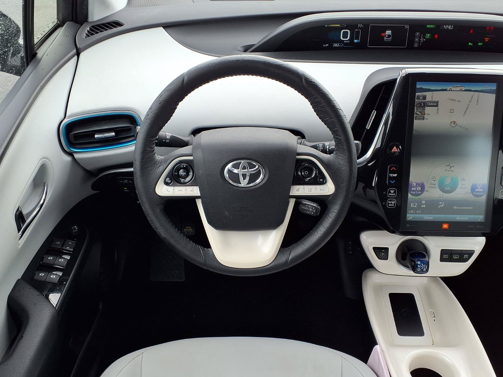 Used 2017 Toyota Prius Prime Advanced w/ Carpet Mat Package FWD image 4