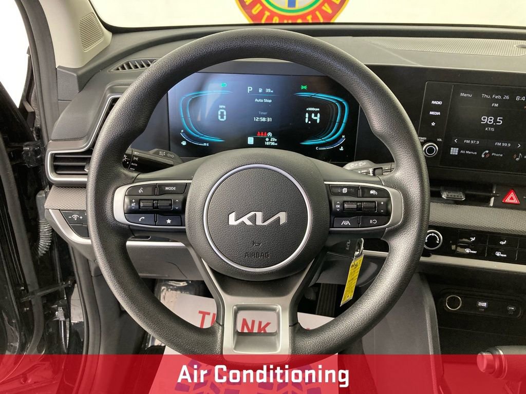Used 2025 Kia Sportage LX image 8