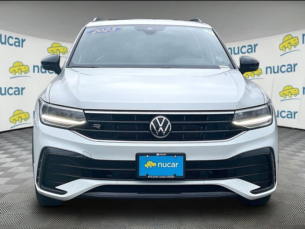 Used 2023 Volkswagen Tiguan SE R-Line AWD/4WD image 2