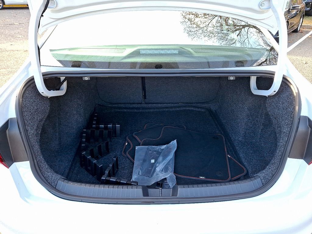 Certified 2025 Volkswagen Jetta GLI Autobahn image 29