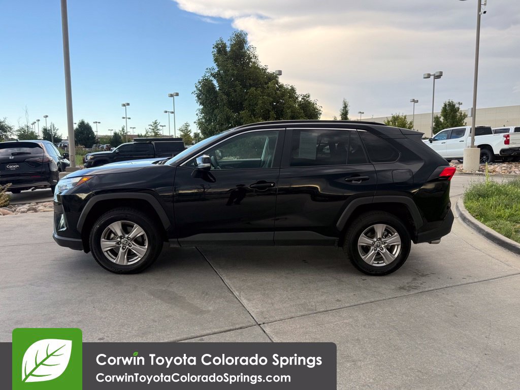 Used 2025 Toyota RAV4 XLE AWD/4WD image 4