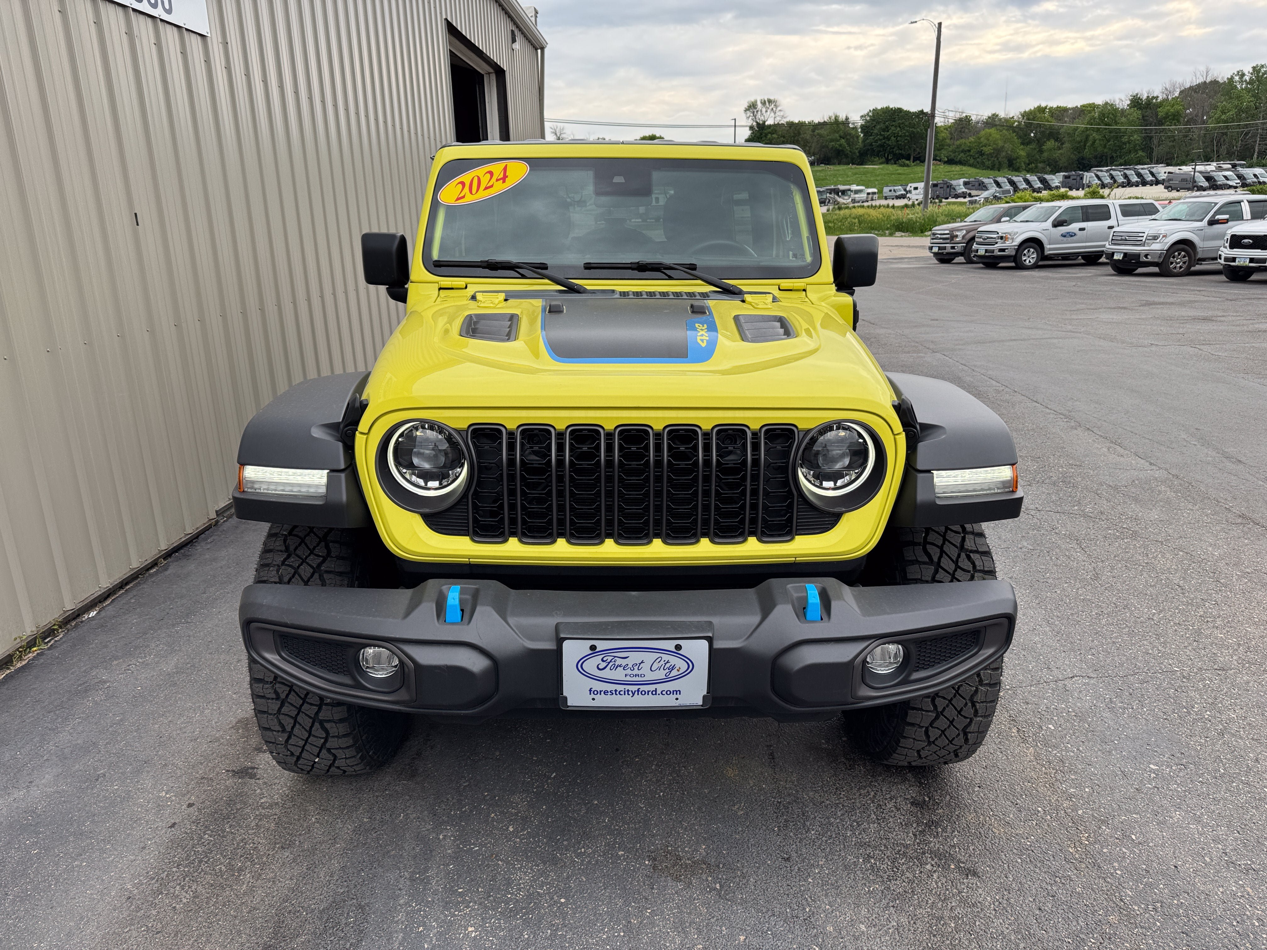 Used 2024 Jeep Wrangler Unlimited Rubicon 4xe AWD/4WD image 3