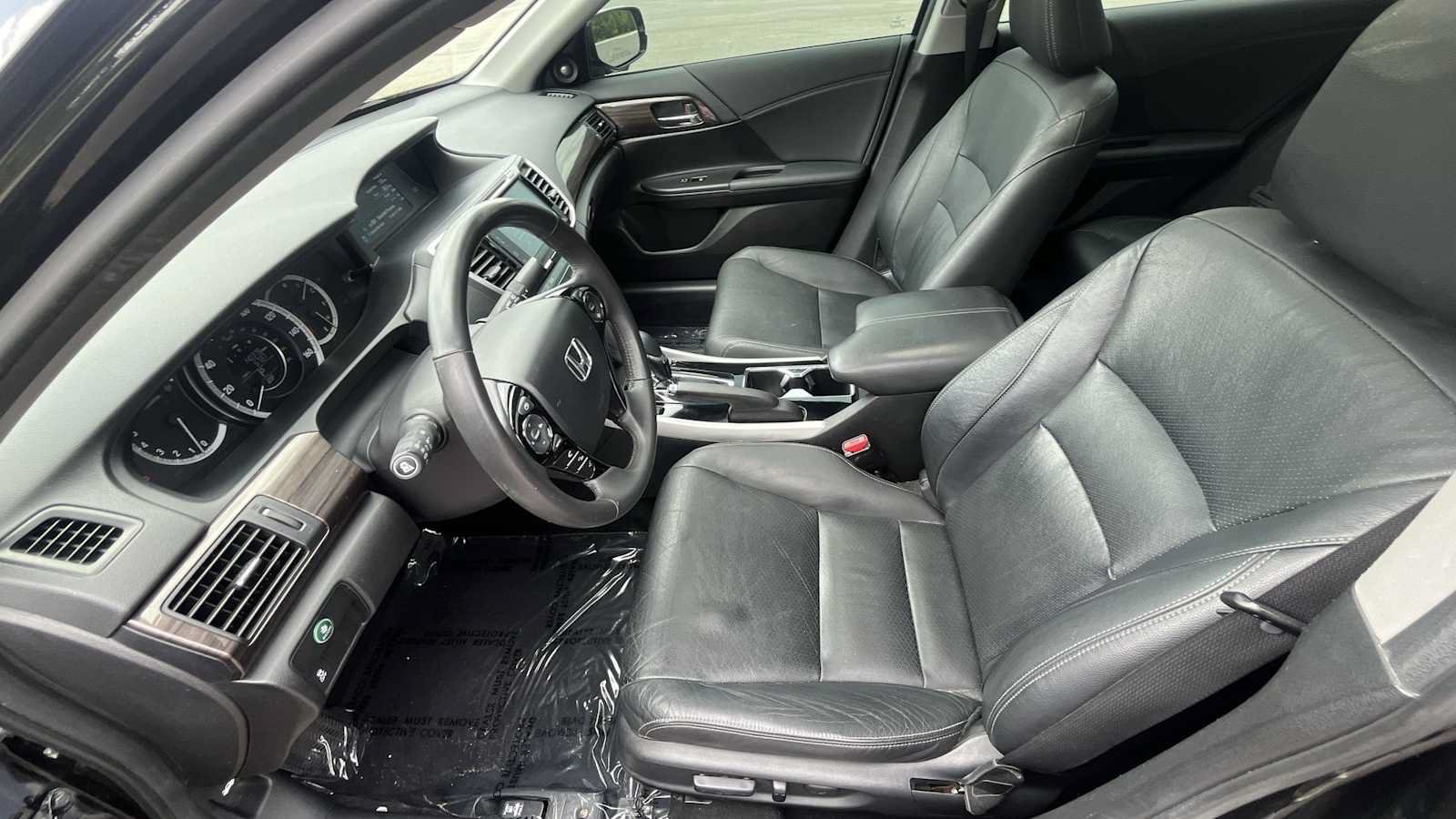 Used 2017 Honda Accord EX-L image 11