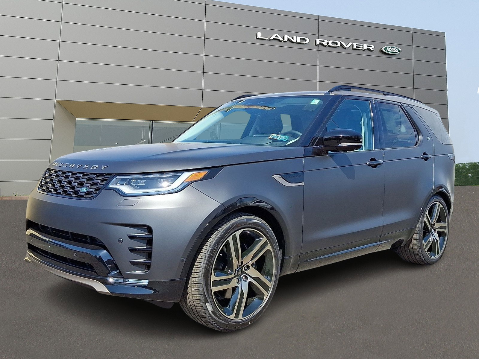 New 2026 Land Rover Discovery Limited Edition AWD/4WD image 1