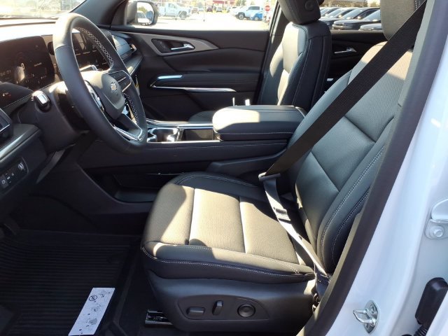 New 2027 Chevrolet Traverse LT w/ Sun and Wheel Package FWD image 6
