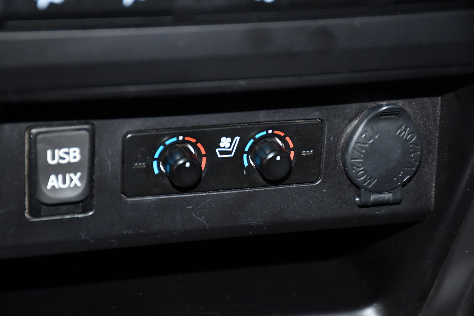 Used 2018 Toyota 4Runner Limited w/ Convenience Package AWD/4WD image 30