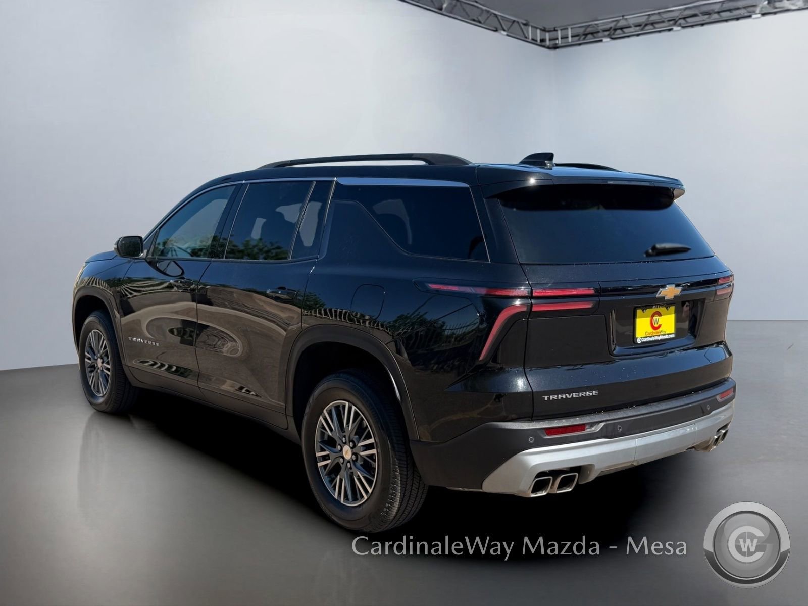 Used 2025 Chevrolet Traverse LT image 7