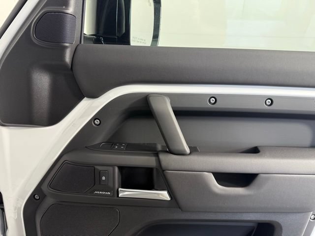 New 2025 Land Rover Defender 110 S AWD/4WD image 14