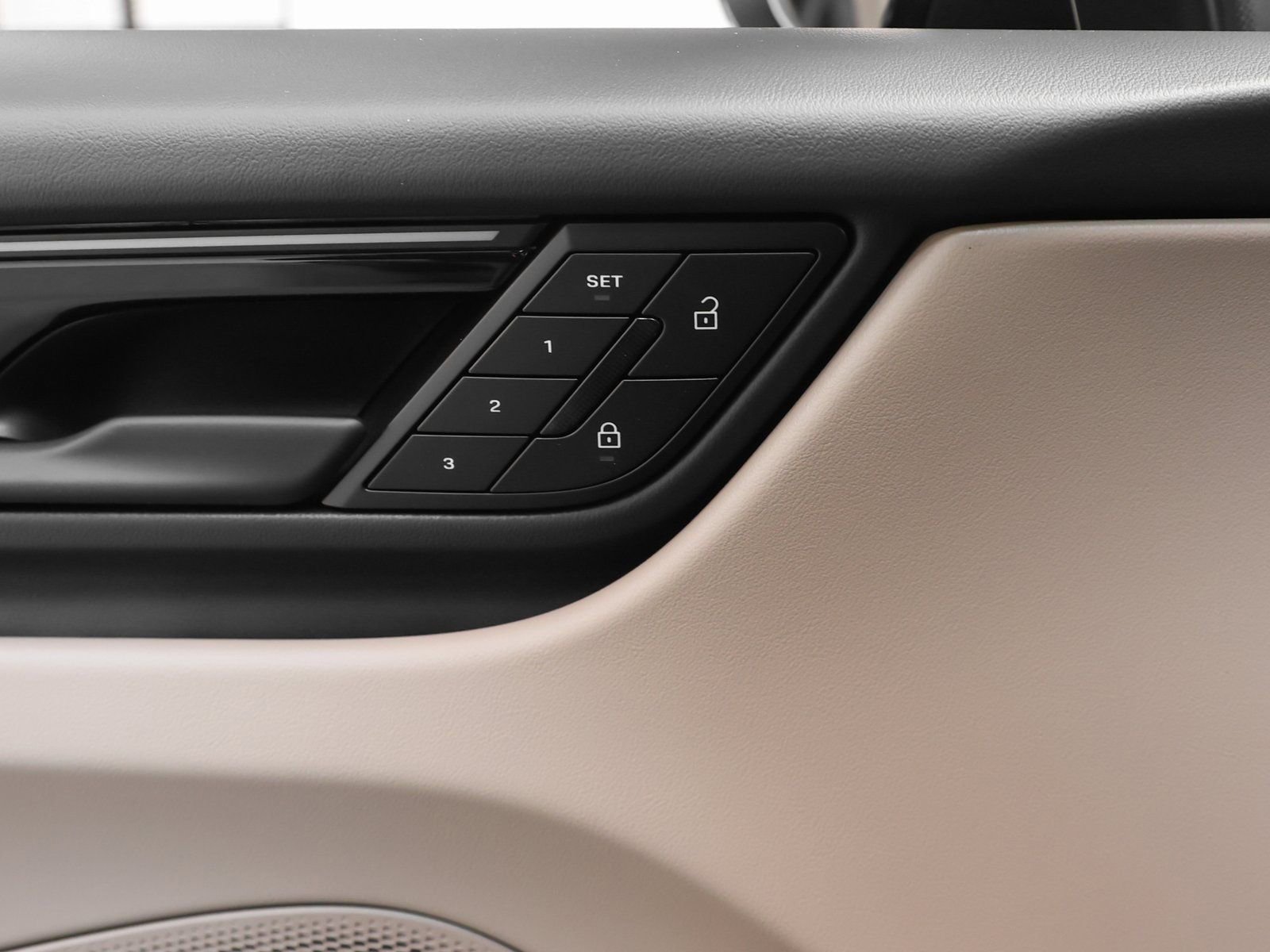 New 2026 Porsche Macan 4 Electric image 30
