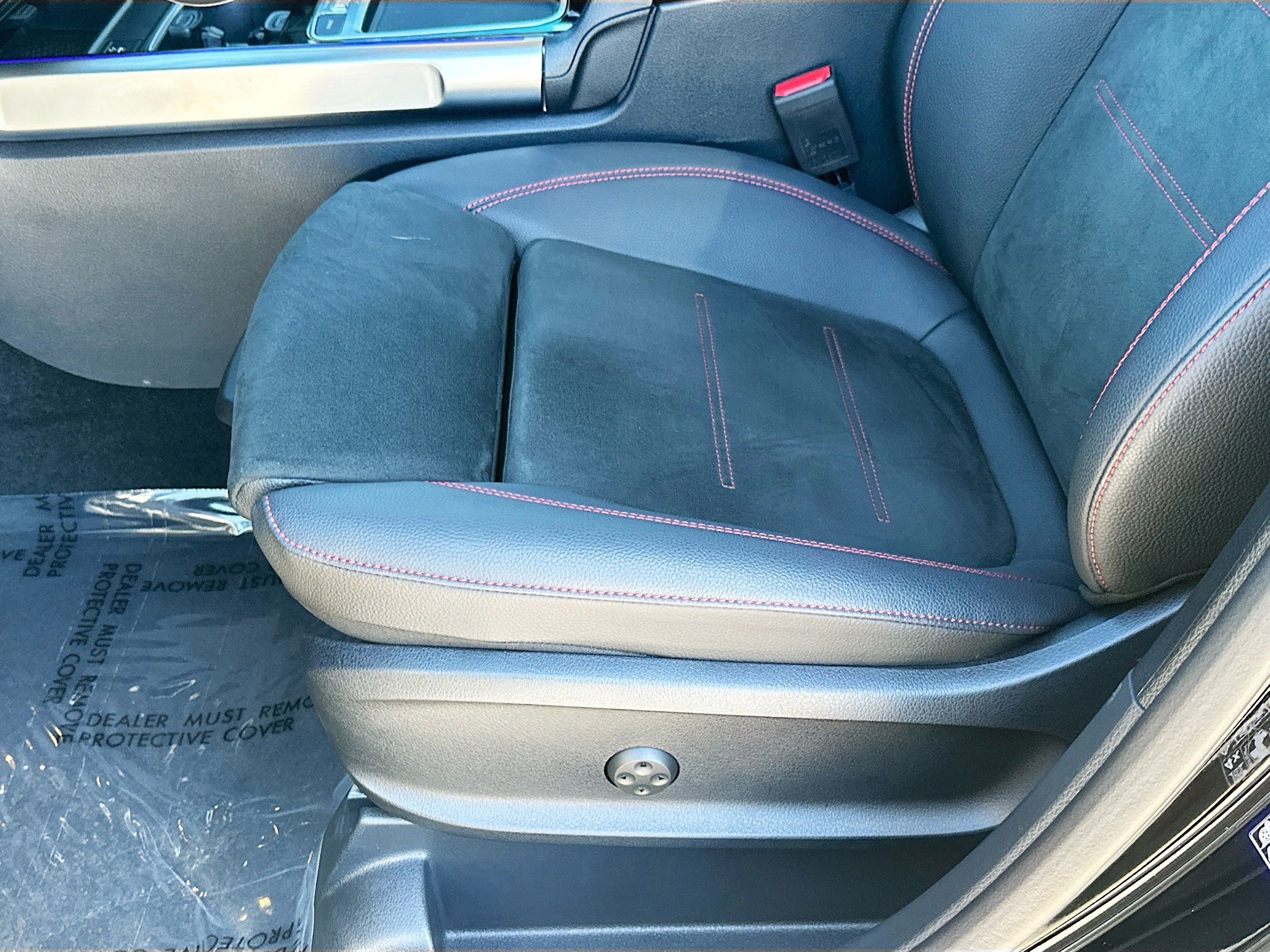 Used 2025 Mercedes-Benz GLB 35 AMG 4MATIC image 16