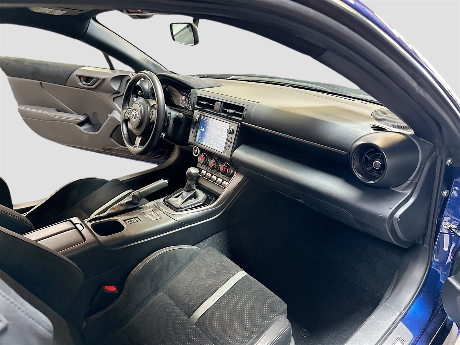 Used 2023 Toyota GR86 Premium w/ ALL Weather Mat Package (TMS) image 26