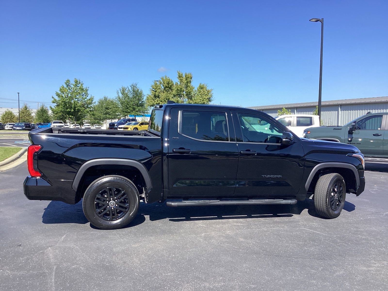Used 2022 Toyota Tundra SR5 w/ Convenience Package image 6