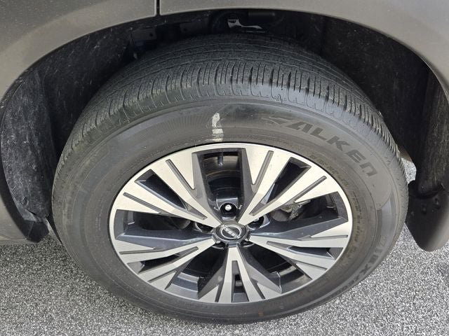 Used 2023 Nissan Rogue SV w/ SV Premium B Package FWD image 9